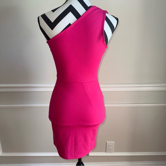 SUPERDOWN Nava Asymmetrical Mini Dress One Shoulder Hot Pink Small - Picture 3 of 6